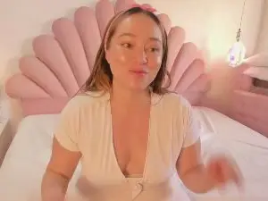 SabrinaVantres  live sex cam