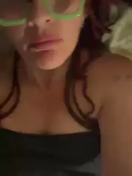 SoloNina87  live sex cam