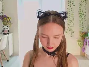 EasterHornshaw  live sex cam