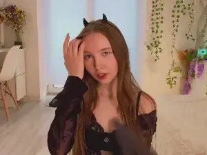 EasterHornshaw  live sex cam