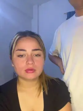 LaaRubia  live sex cam