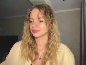 OuidaWilfong  live sex cam