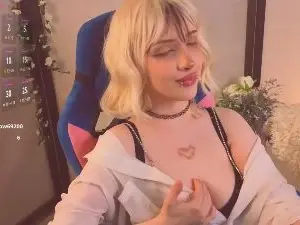 Silknsin  live sex cam