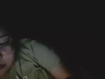 Yummyclit2  live sex cam