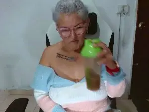 Bety_cum2  live sex cam