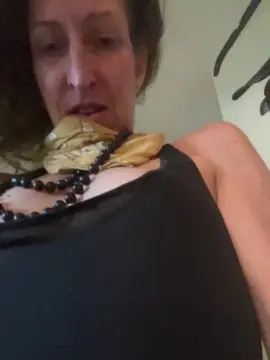 VickyCharm  live sex cam