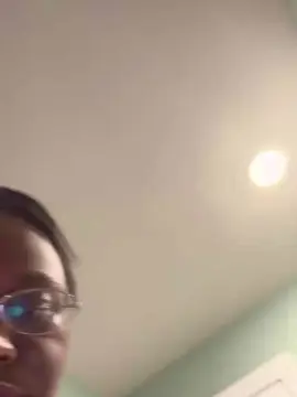 Raynesszs28  live sex cam