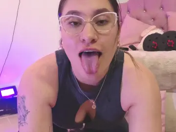 SAAYA_TAY  live sex cam