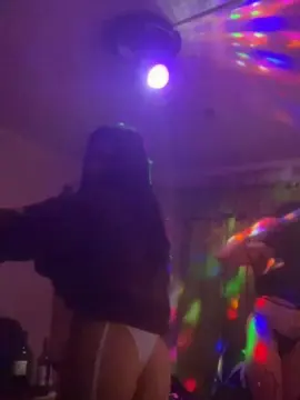 Yvtxsae98  live sex cam