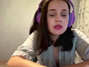 KamalaHelfrich  live sex cam