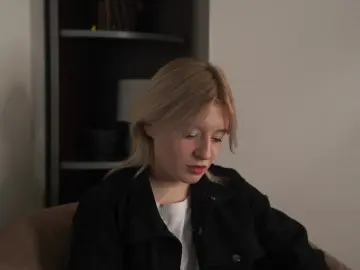 MariluUken  live sex cam