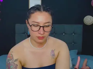 Nicolee_01  live sex cam