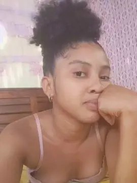 Nantenaina7  live sex cam