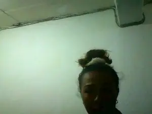 Henintsoa  live sex cam