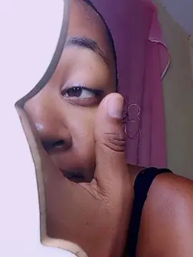 Bigass004  live sex cam