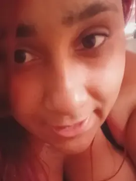 Srtsara  live sex cam