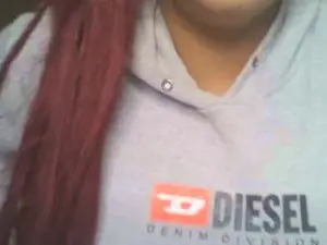 Srtsara  live sex cam