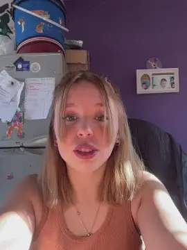 Abyfoxy2  live sex cam