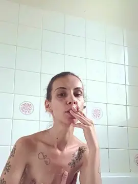 Missy23  live sex cam
