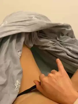 Samanta7  live sex cam