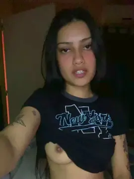 Kamm27  live sex cam
