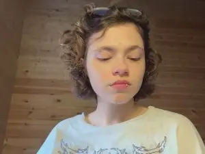 ElainaSynnott  live sex cam