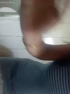 Desirreh25  live sex cam