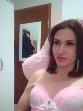Irresistible34  live sex cam