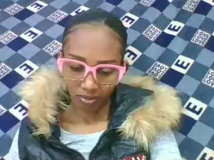 Ninie22  live sex cam