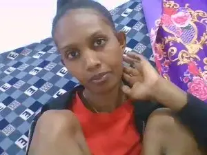 Ninie22  live sex cam