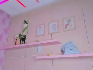 Taniabellini  live sex cam
