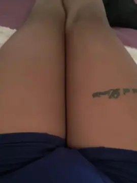 Yennyaurar  live sex cam