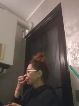Erzsehot  live sex cam