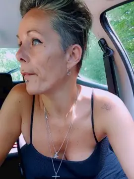 Missfreya_bzh  live sex cam