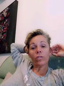 Missfreya_bzh  live sex cam