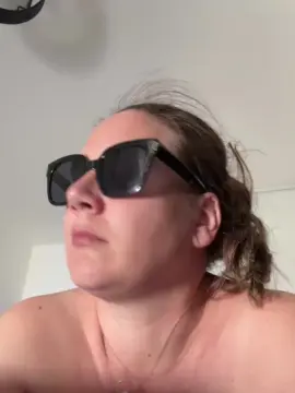 Melanie75020  live sex cam