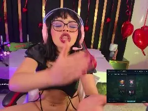 Nyveth  live sex cam
