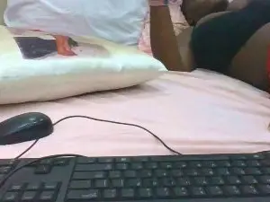 Bodytea001  live sex cam
