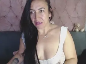 Luccy_1  live sex cam