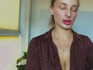 MarilynBeauty  live sex cam