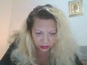 Bubulina80  live sex cam