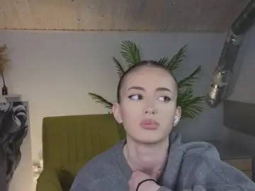 MalorieBroddy  live sex cam