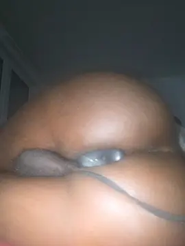 Bigtitmon  live sex cam