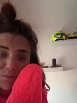 Iriiiis18  live sex cam