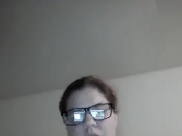 LynnBroyles  live sex cam