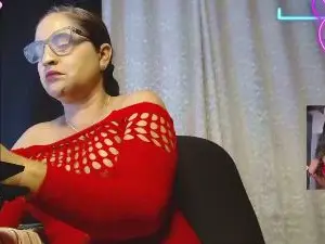 Yaya_189  live sex cam