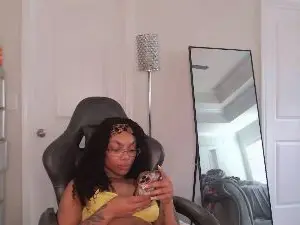 Butterflybootyy  live sex cam