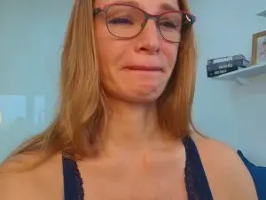 Milf_Tea  live sex cam