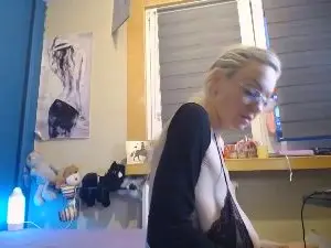 NADINNNEA  live sex cam