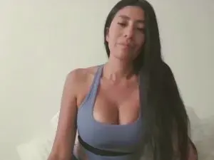 Tyanna_queen  live sex cam